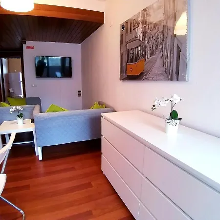 Habitación en casa particular Theorynomad Rooms Al Lisboa Lisboa
