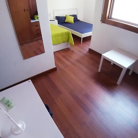 Habitación en casa particular Theorynomad Rooms Al Lisboa